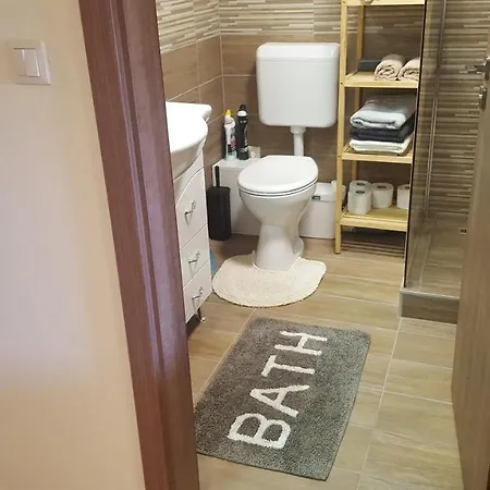 Apartment Gyoengyvirag Keszthely