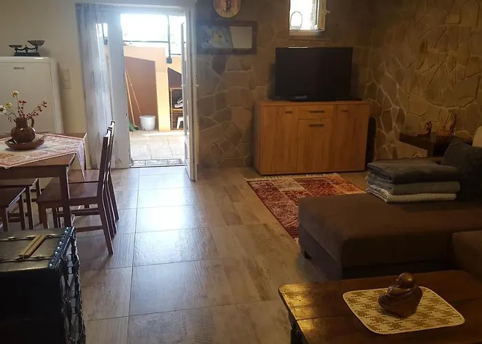 Gyoengyvirag קסזטלי